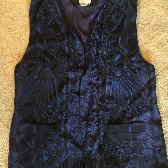 4 pieces: top/pants/vest/jacket - Picture 5 of 5